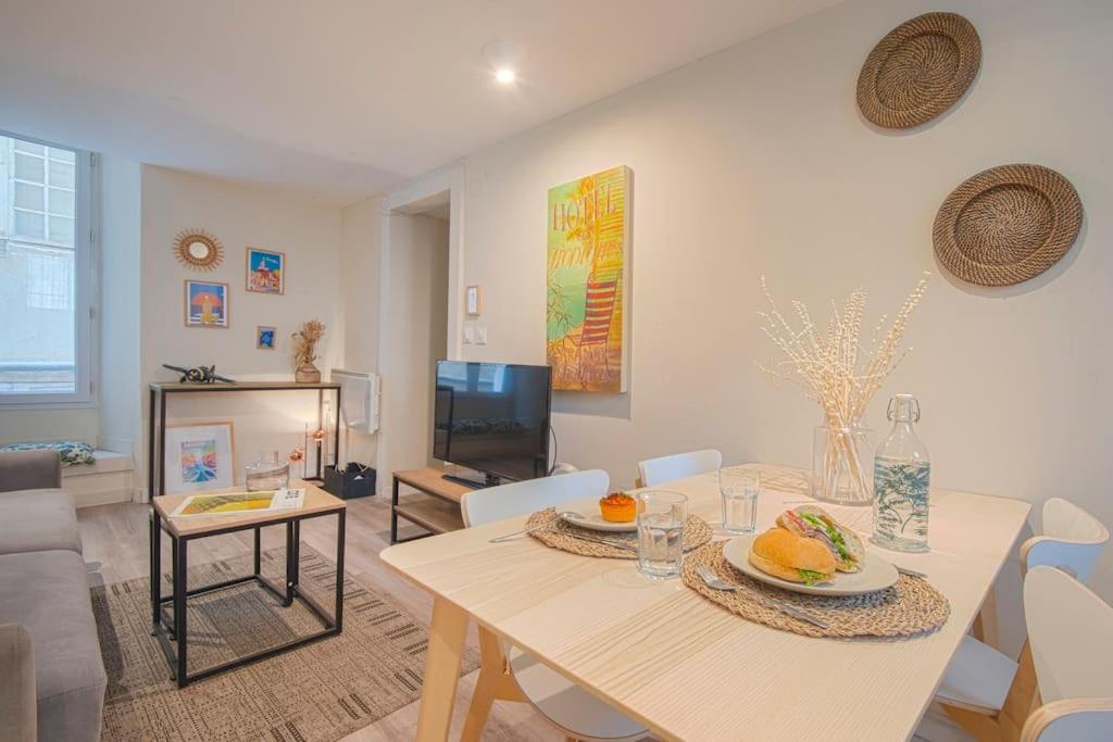 Au Pied De Notre Dame De La Garde Apartman Marseille Kültér fotó